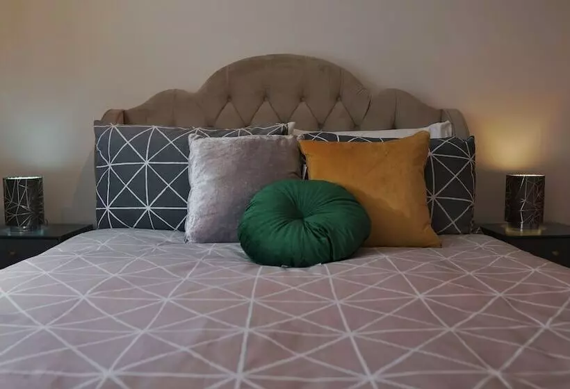 Albion Street Apartments