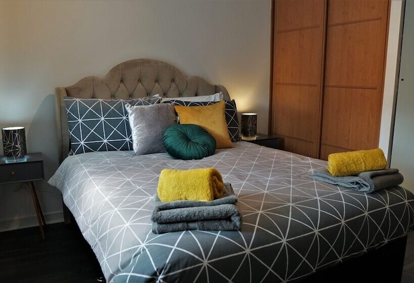 Albion Street Apartments