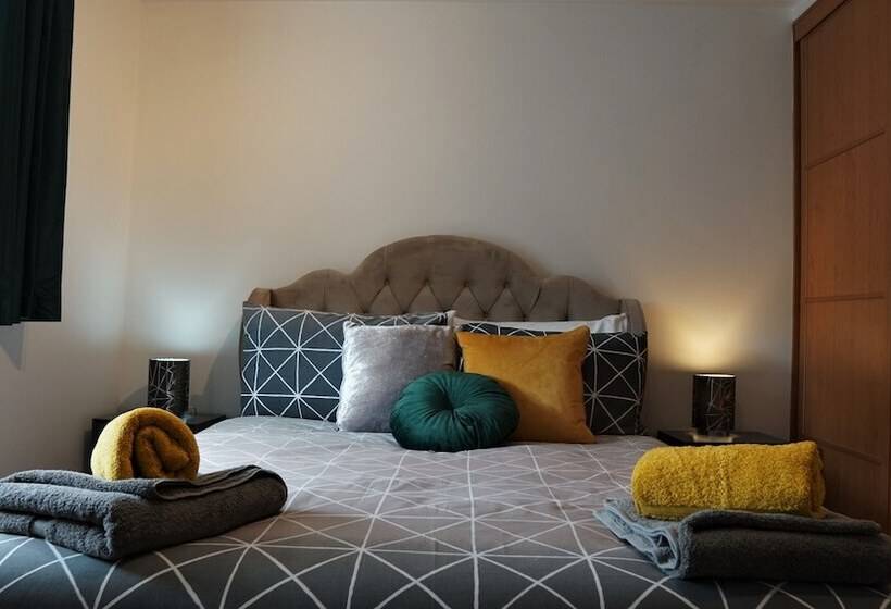 Albion Street Apartments