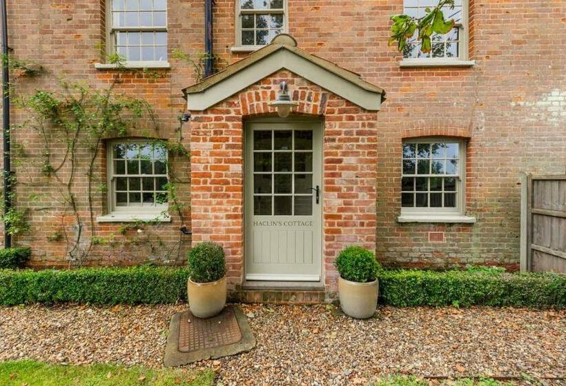 Host & Stay   Haclins Cottage