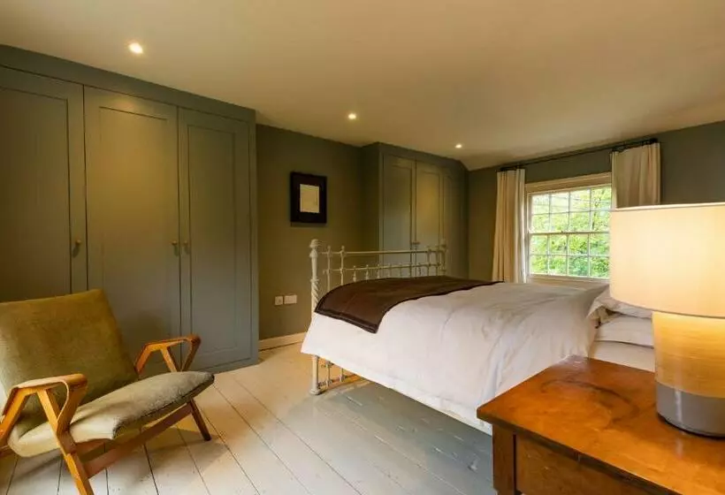 Host & Stay   Haclins Cottage