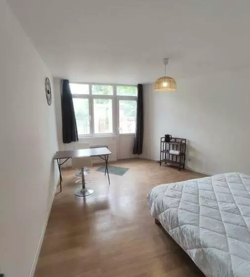 L Ecrin D Emile   Grand Studio Meublé Au Calme