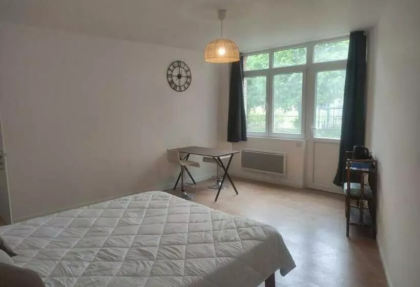 L Ecrin D Emile   Grand Studio Meublé Au Calme