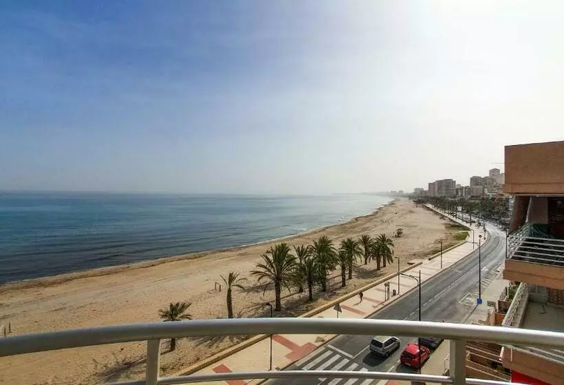 ático En 1ª Línea Con Impresionantes Vistas Al Mar