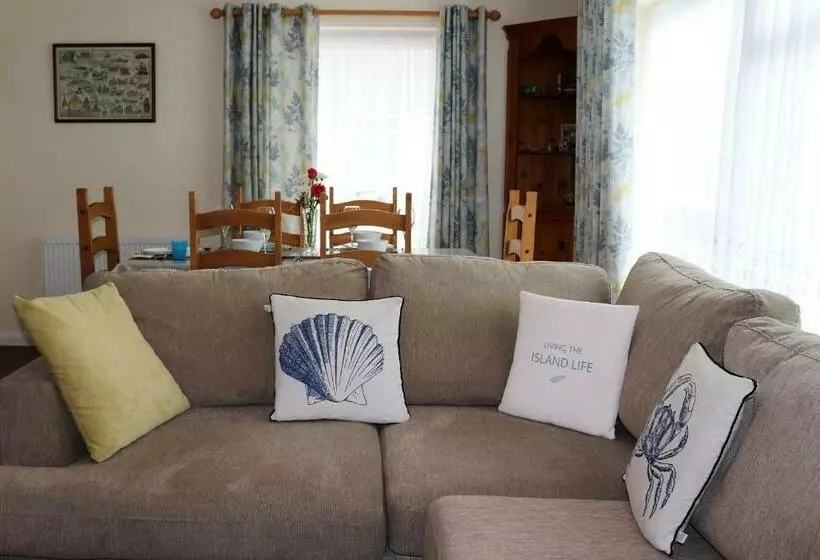 The Island Holiday Company Willow Oak