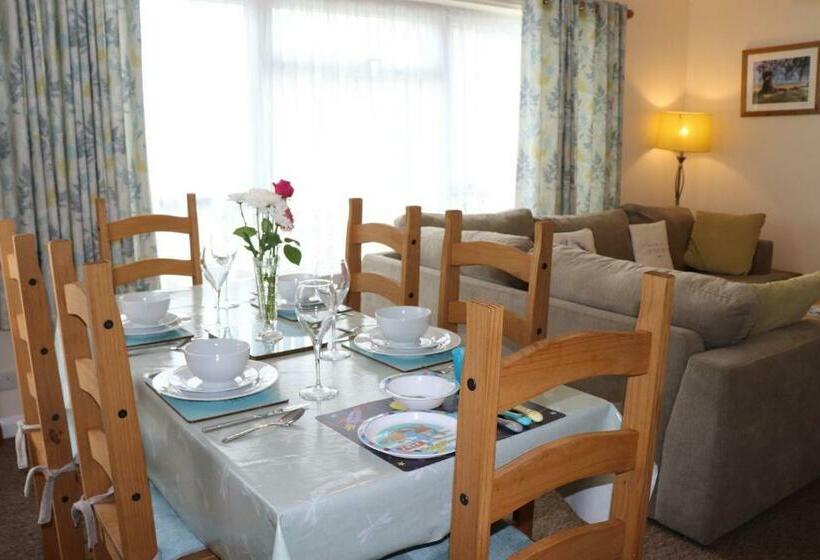 The Island Holiday Company Willow Oak