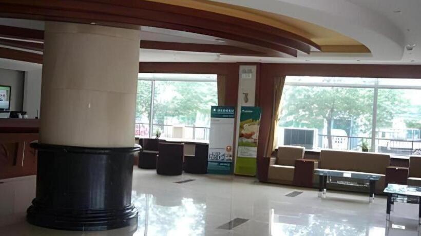 ホテル Greentree Inn Yantai Xingfu Road Marina Plaza Express