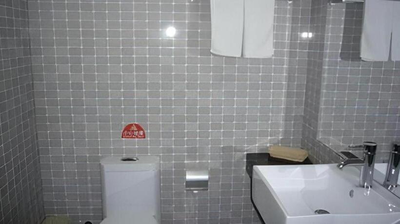 ホテル Greentree Inn Yantai Xingfu Road Marina Plaza Express