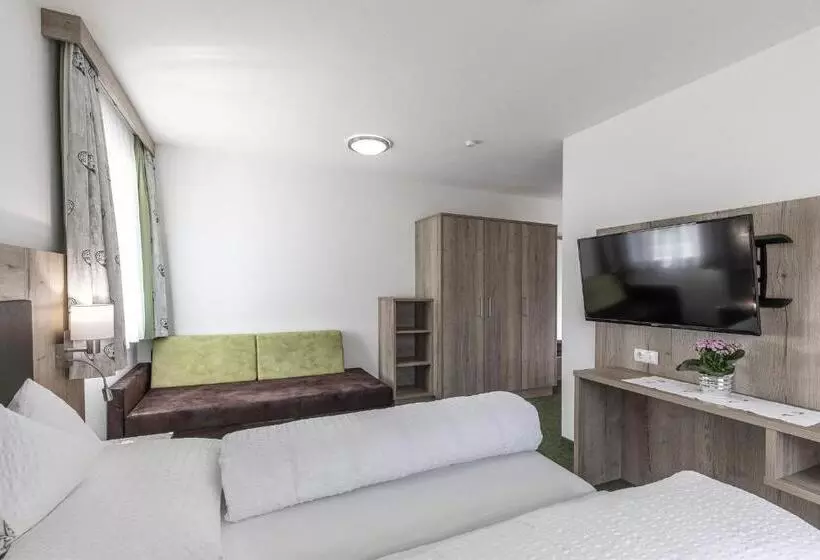 هتل Pension Jaqueline