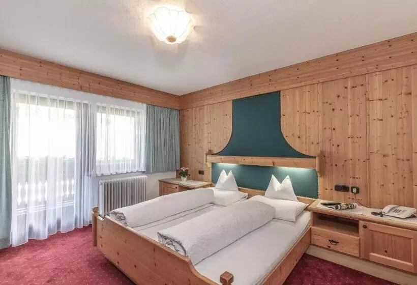 هتل Pension Jaqueline