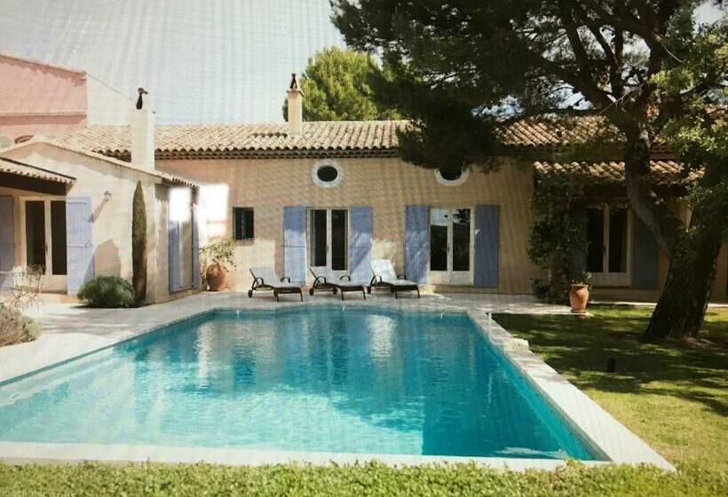 Le Mas De L Esquirou