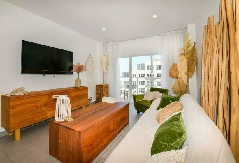 New 2bd 2bath Apt With Ocean View, Pool, Gym