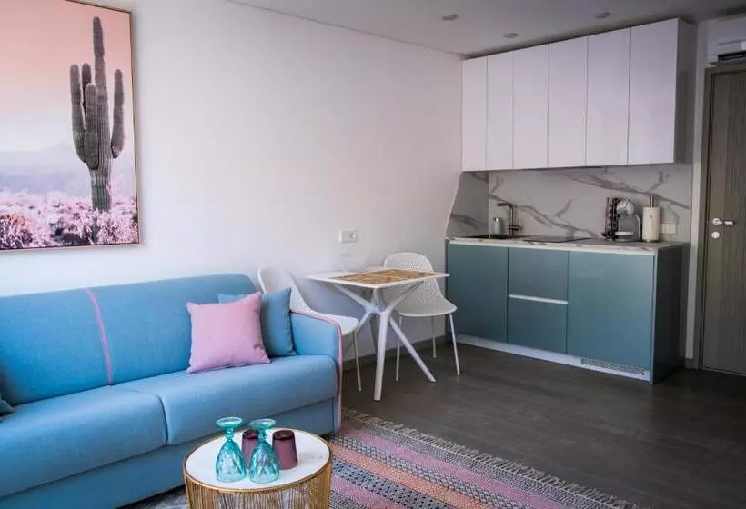 Amber Apartments   Pink Studio