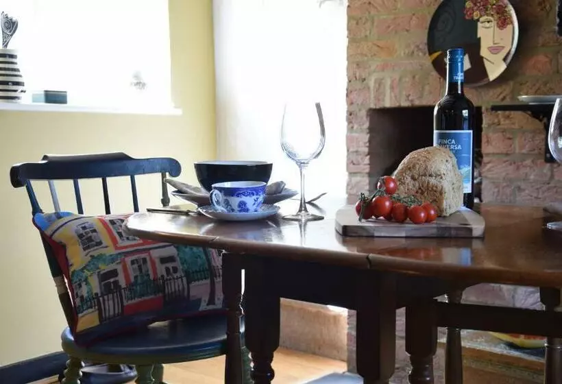 Cherry Tree Cottage, Woodbridge