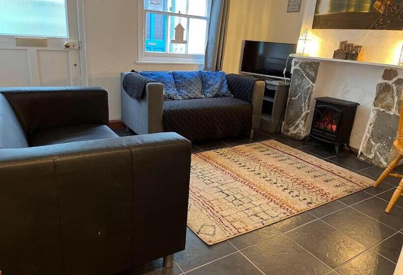 Gull Cottage Shaldon Devon Very Close To The Beach