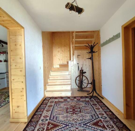 La Căsuța Cu Amintiri