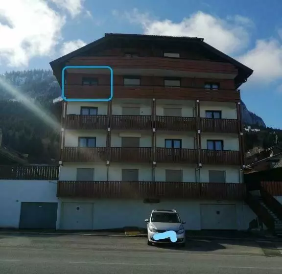 Le Balcon Des Memises