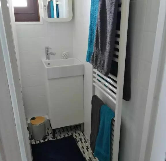 Le Balcon Des Memises