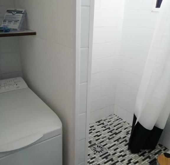 Le Balcon Des Memises