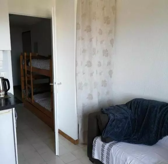 Le Balcon Des Memises