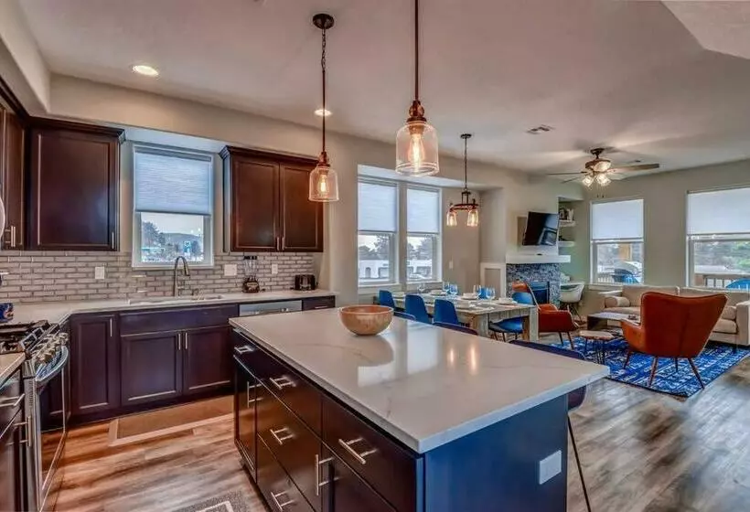 New Tri Level Home With Ocean View And 3 En Suite Bedrooms!