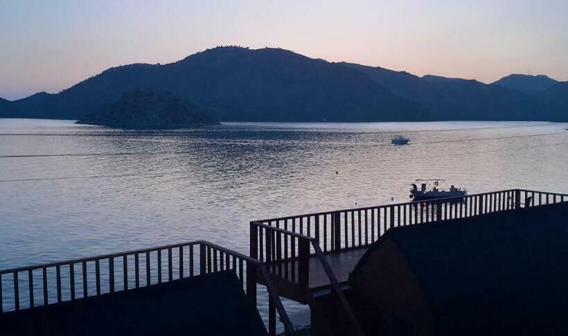 Sea View Bungalow W Pier And Terrace In Bozburun