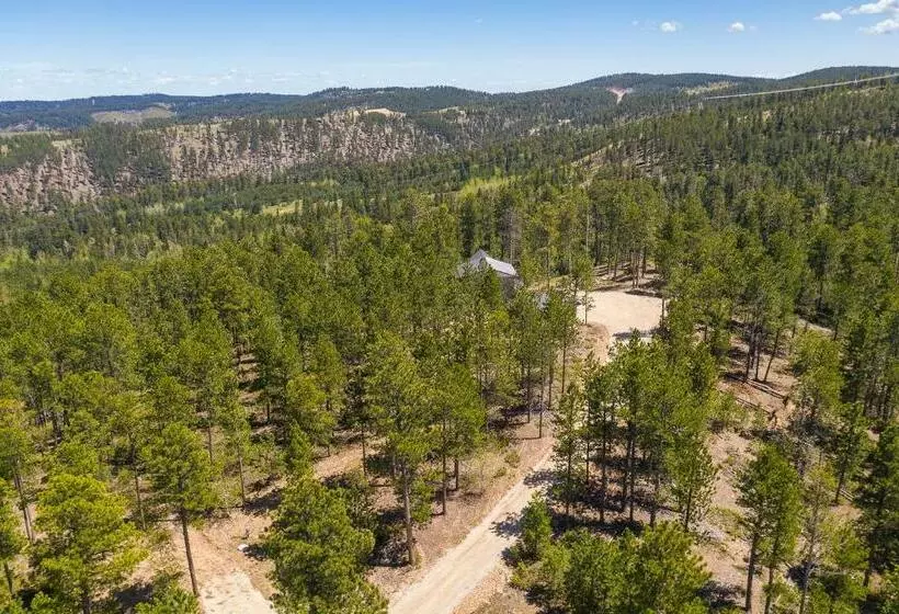 Gold Nugget Lodge Near Deadwood On 5 Wooded Acres!