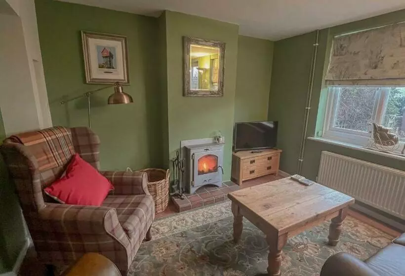 Knodishall Newly Renovated 2 Bed Holiday Home, Near Aldeburgh, Leiston And Thorpeness