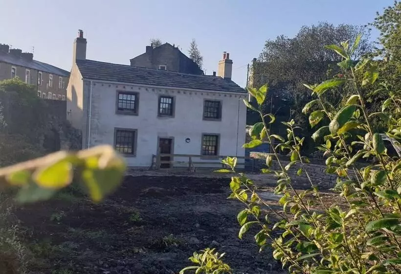 Sparks   Family Suite In Canalside Guesthouse