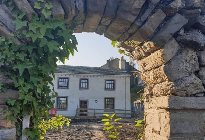 Sparks   Family Suite In Canalside Guesthouse