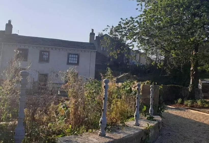 Sparks   Family Suite In Canalside Guesthouse