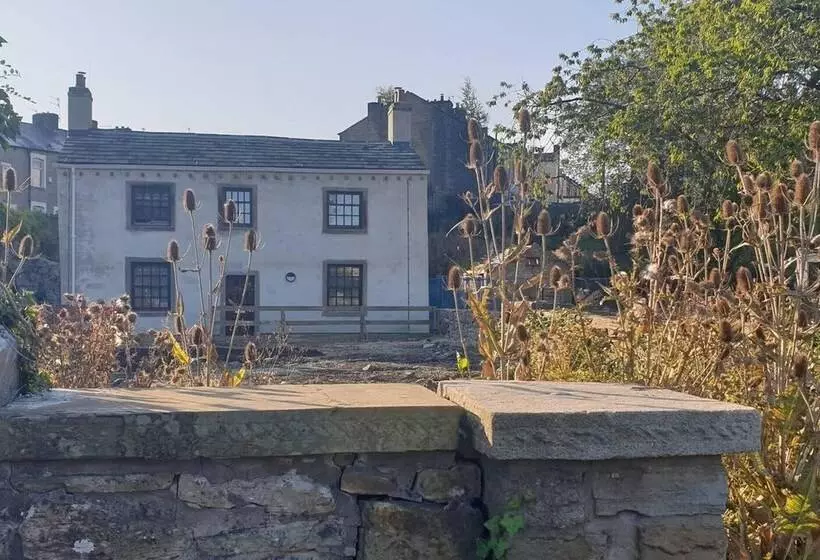 Sparks   Family Suite In Canalside Guesthouse