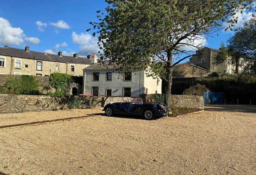 Sparks   Family Suite In Canalside Guesthouse