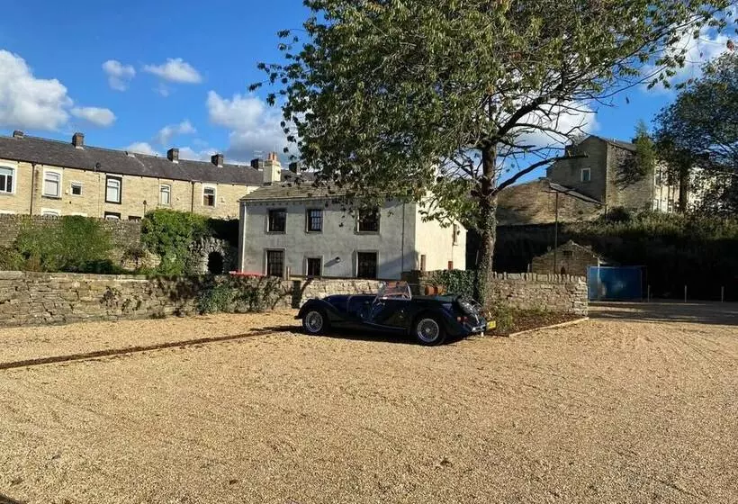 Sparks   Family Suite In Canalside Guesthouse