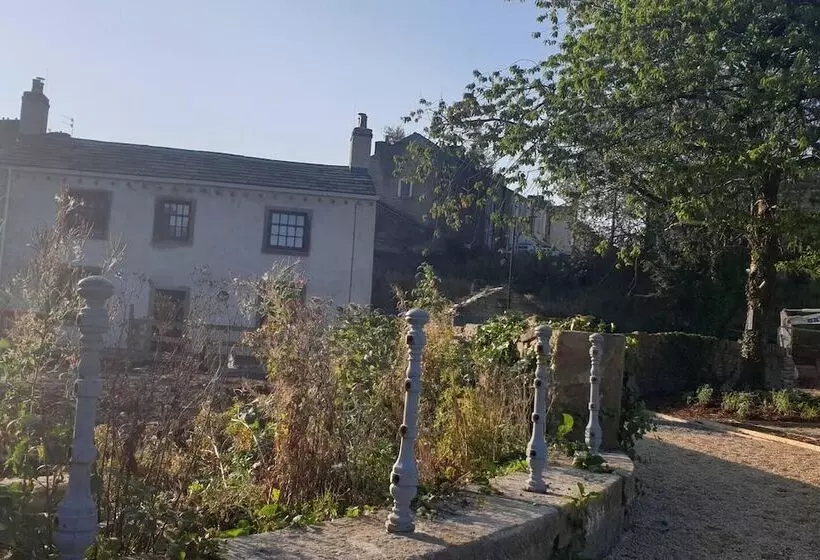 Sparks   Family Suite In Canalside Guesthouse