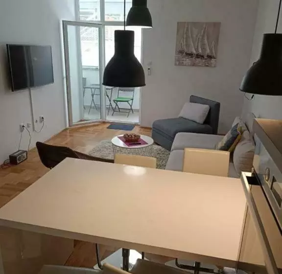 Apartment Romana