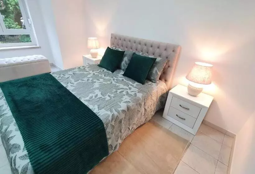 Caldas Da Rainha S Green & White