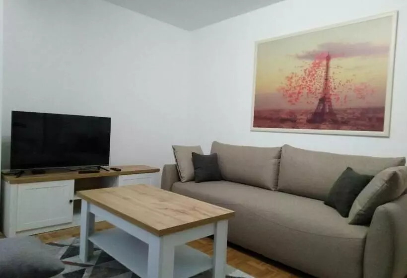 Domenica Apartment