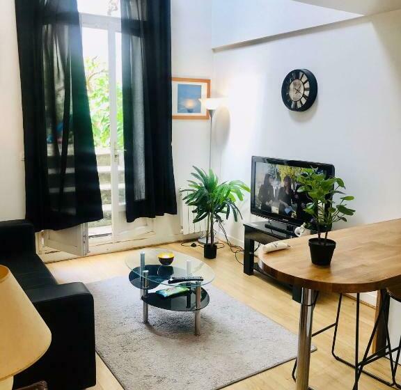 Private Garden In The Center Of Fontainebleau