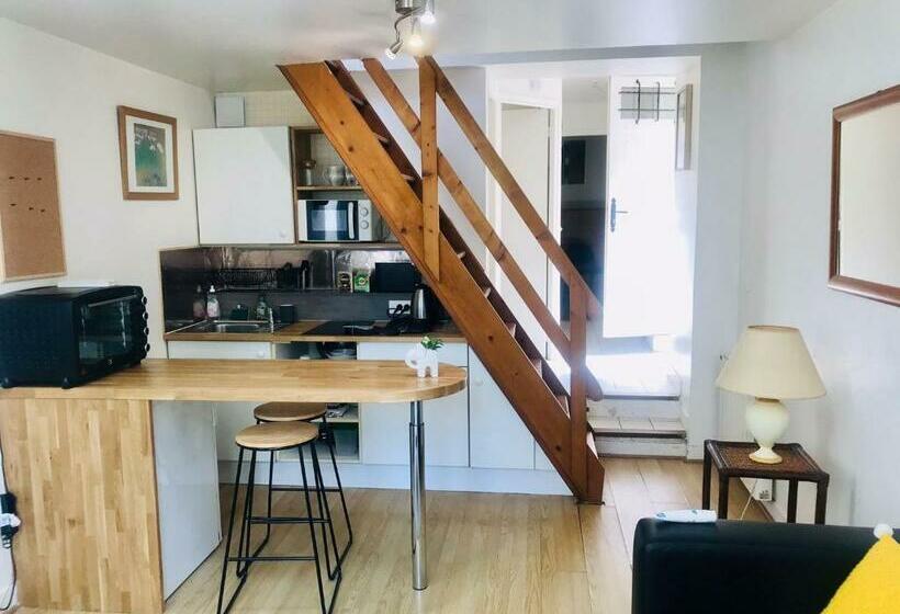 Private Garden In The Center Of Fontainebleau