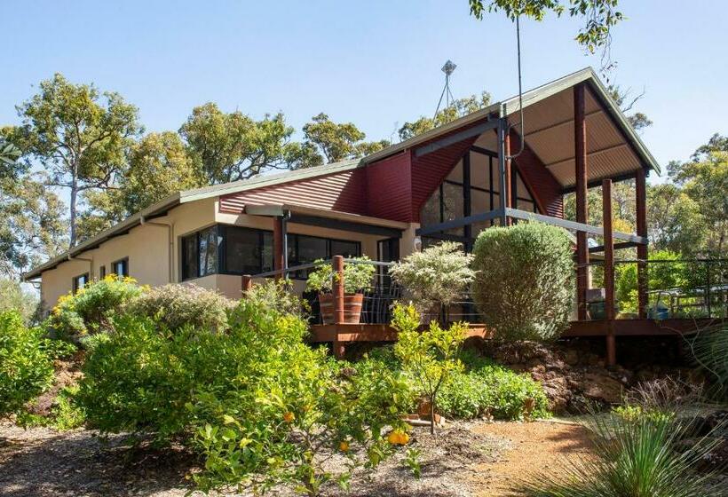 Twilight Ridge   Situated On 2 Acres Of Pristine Bushland, Twilight Ridge Offers Both Privacy And Sp