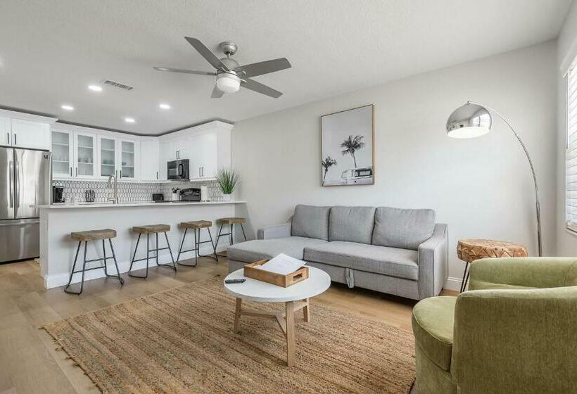 Newly Renovated Condo In Apollo Beach