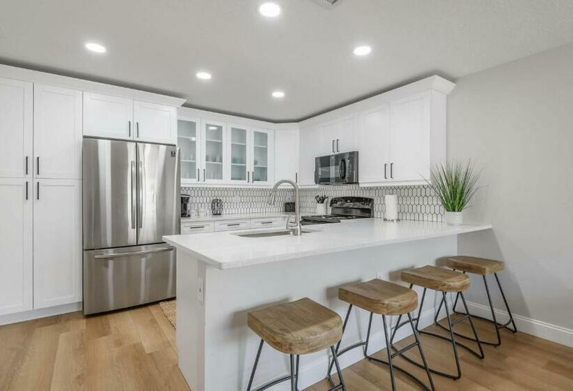 Newly Renovated Condo In Apollo Beach