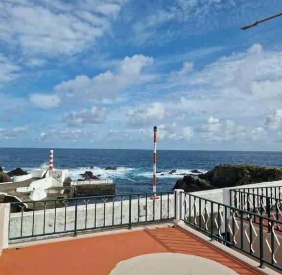 Apartamentos Do Farol Com Vista Para O Mar