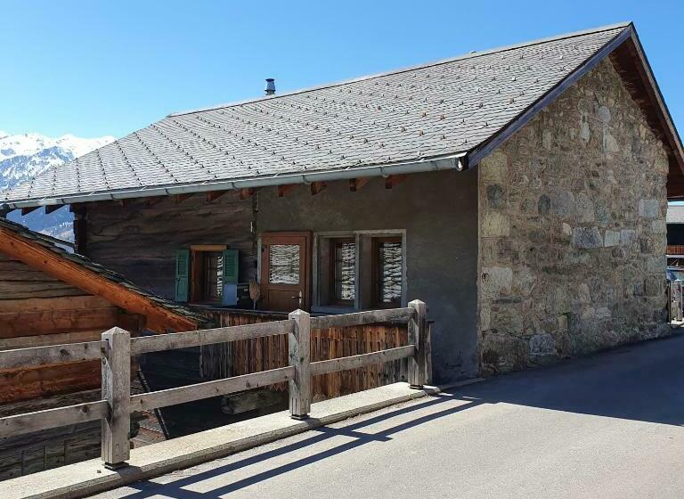 Gîte De Mase Sur La Rive Droite Du Val D Hérens