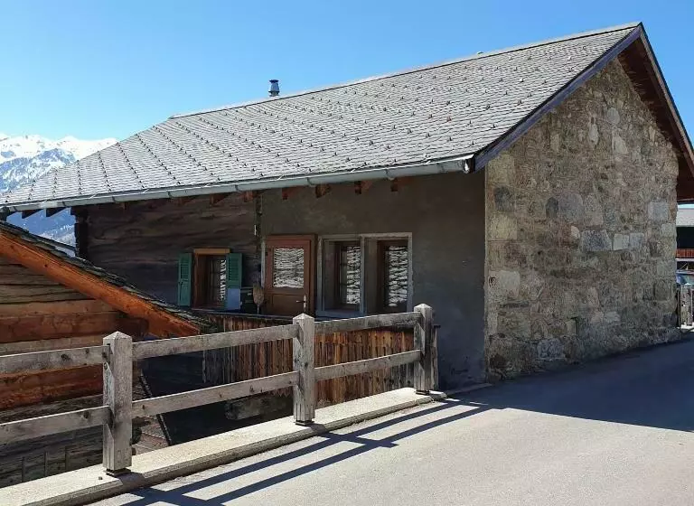 Gîte De Mase Sur La Rive Droite Du Val D Hérens