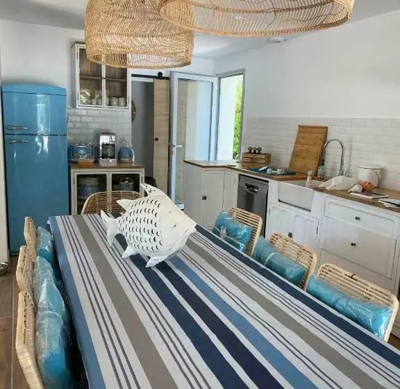 Villa De Charme Avec Piscine à 500m Des Plages