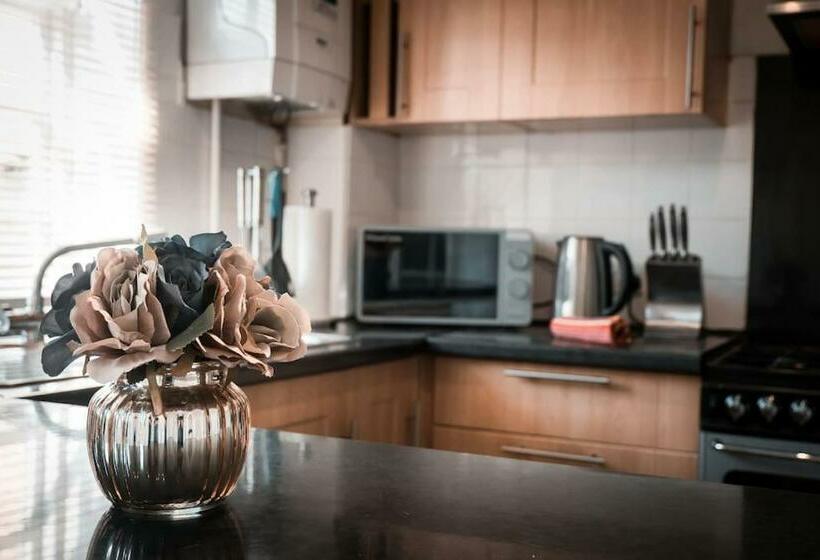 Gem Of Sittingbourne Chatsworth 3 Br House