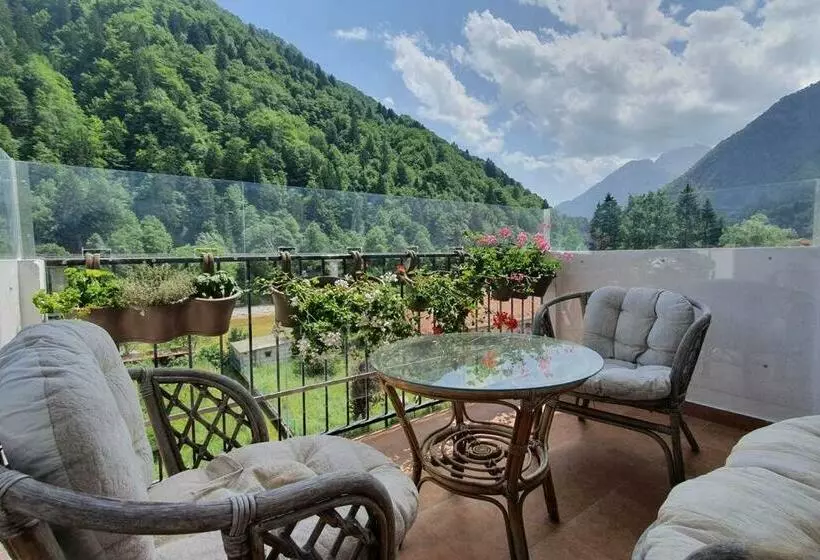 Lovely Mountain Apartment In The Alps