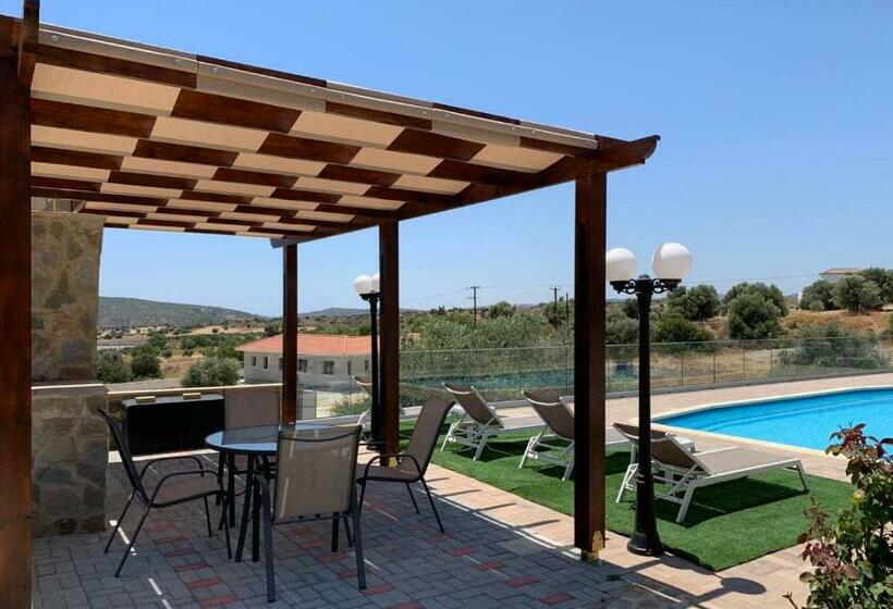 Magnolia Captains House With A Pool